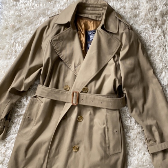 Burberry’s “Burberry” Trench Coat 🧥 - Picture 5 of 15